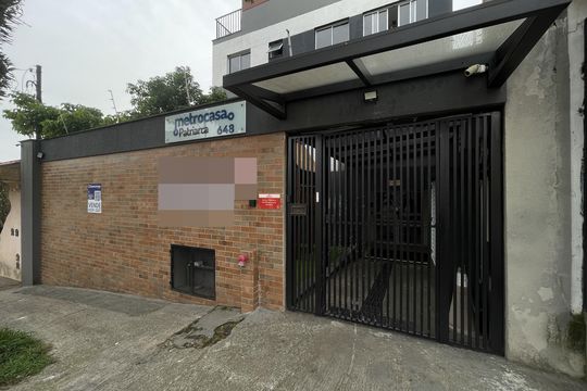 Fachada+Placa  de apartamento à venda com 2 quartos, 36m² em Vila Ré, São Paulo