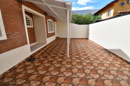 Quintal de casa para alugar com 2 quartos, 80m² em Jardim Santa Genebra Ii (barao Geraldo), Campinas