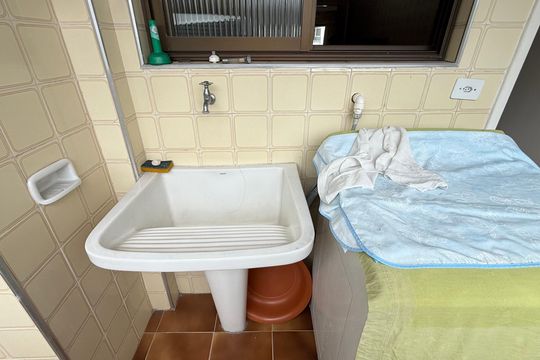 Área de Serviço de apartamento para alugar com 5 quartos, 138m² em Jardim Tres Marias, Guarujá