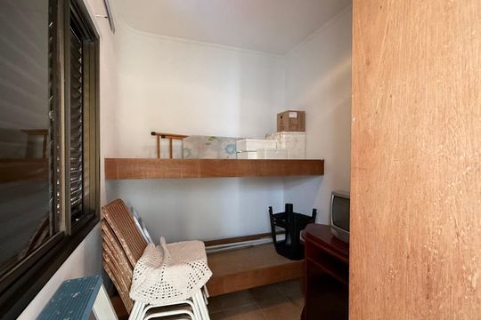 Quarto de Serviço de apartamento para alugar com 5 quartos, 138m² em Jardim Tres Marias, Guarujá