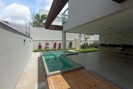 Área externa de casa de condomínio à venda com 3 quartos, 385m² em Santo Antônio, Vespasiano