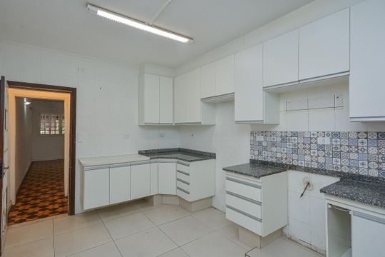 Cozinha de casa à venda com 2 quartos, 105m² em Vila do Castelo, São Paulo