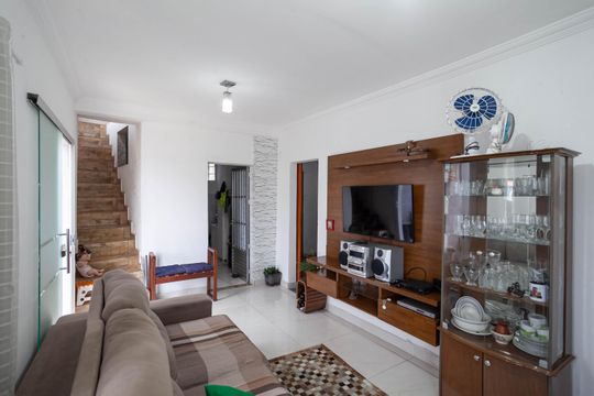 Casa à venda com 3 quartos, 250m² em Santa Cruz, Belo Horizonte