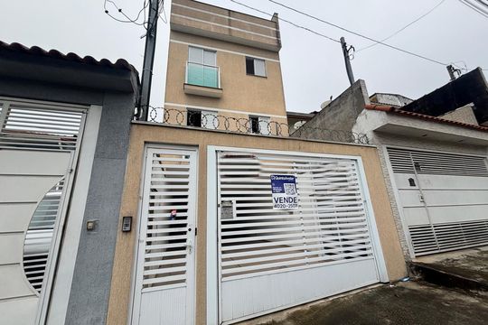 Fachada e acesso  de apartamento à venda com 2 quartos, 50m² em Jardim Las Vegas, Santo André