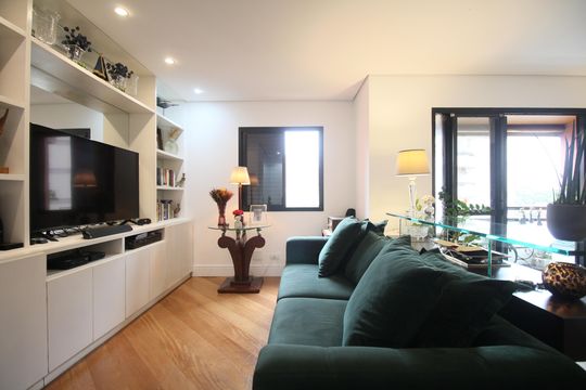 Sala de apartamento à venda com 2 quartos, 87m² em Real Parque, São Paulo