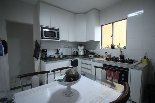 Cozinha de apartamento à venda com 2 quartos, 140m² em Novo Eldorado, Contagem