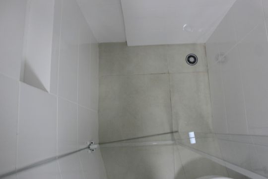 Banheiro de kitnet/studio para alugar com 1 quarto, 37m² em Picanço, Guarulhos