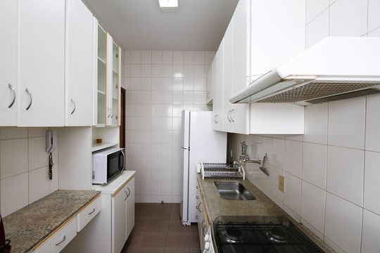 Cozinha de apartamento para alugar com 2 quartos, 75m² em Prado, Belo Horizonte