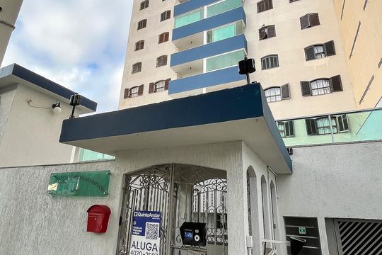 Fachada + plaquinha de apartamento para alugar com 3 quartos, 110m² em Barcelona, São Caetano do Sul