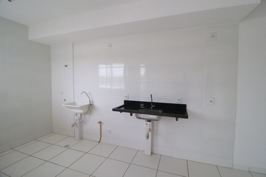 Cozinha de apartamento para alugar com 2 quartos, 56m² em Residencial Lago Azul, Uberlândia