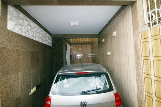 Garagem de casa à venda com 7 quartos, 457m² em Vila da Penha, Rio de Janeiro