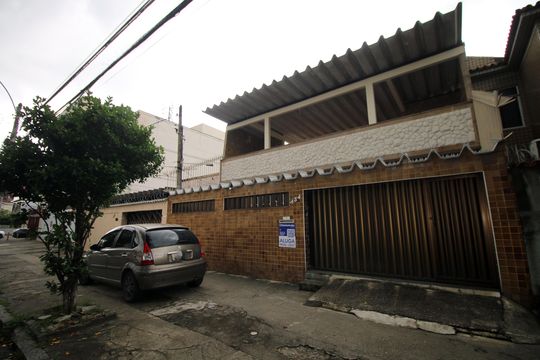 Fachada da casa de casa à venda com 7 quartos, 457m² em Vila da Penha, Rio de Janeiro