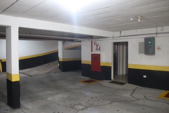 Garagem de apartamento à venda com 2 quartos, 70m² em Nova Gerti, São Caetano do Sul