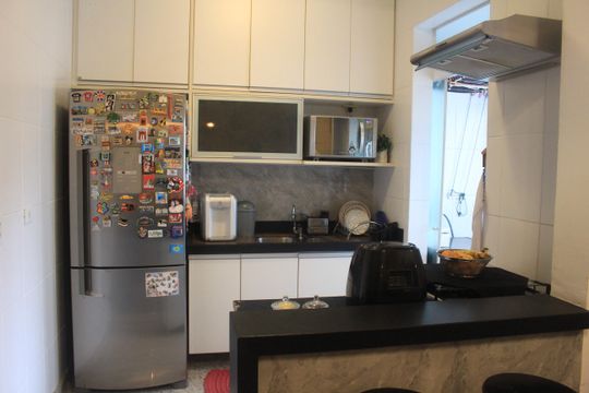 Cozinha de apartamento à venda com 2 quartos, 70m² em Nova Gerti, São Caetano do Sul