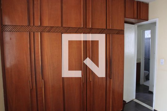 Quarto 01 de apartamento à venda com 2 quartos, 75m² em Setor Negrão de Lima, Goiânia