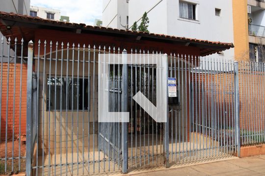 Fachada de apartamento à venda com 2 quartos, 75m² em Setor Negrão de Lima, Goiânia
