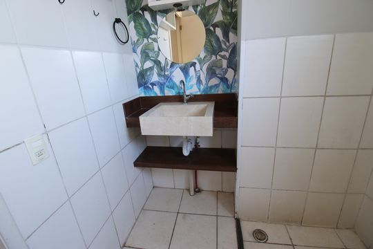 Banheiro de apartamento para alugar com 2 quartos, 47m² em Jardim Carandá, Sorocaba