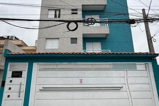 Fachada  de apartamento para alugar com 2 quartos, 42m² em Jardim Flor da Montanha, Guarulhos