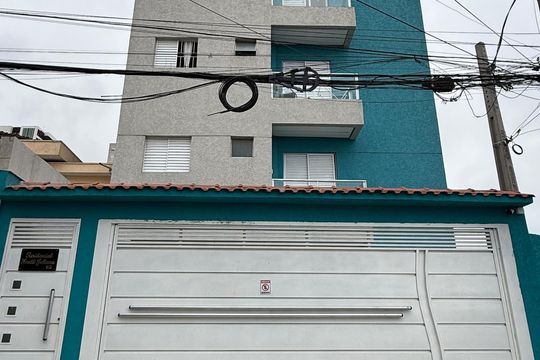 Fachada  de apartamento para alugar com 2 quartos, 41m² em Jardim Flor da Montanha, Guarulhos