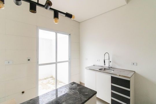 Cozinha de apartamento para alugar com 2 quartos, 41m² em Jardim Flor da Montanha, Guarulhos