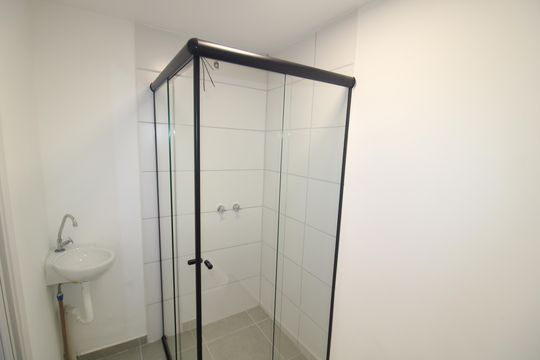 Banheiro de apartamento para alugar com 1 quarto, 20m² em Limão, São Paulo