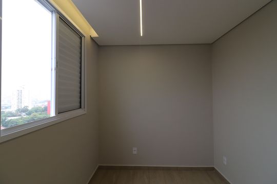 Quarto 2 de apartamento à venda com 2 quartos, 40m² em Vila Marari, São Paulo