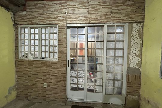 Fachada de casa à venda com 1 quarto, 336m² em Realengo, Rio de Janeiro