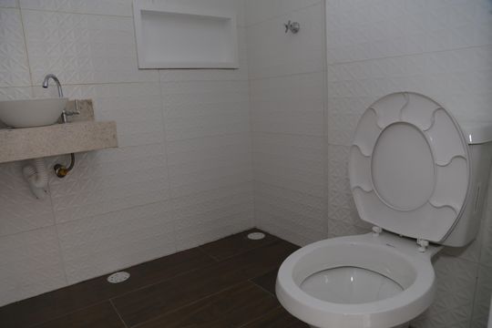 Banheiro de apartamento à venda com 2 quartos, 35m² em Cidade Líder, São Paulo