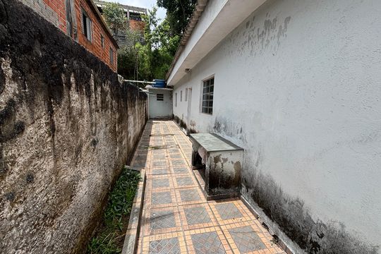Quintal de casa à venda com 2 quartos, 69m² em Alianca, Ribeirão Pires