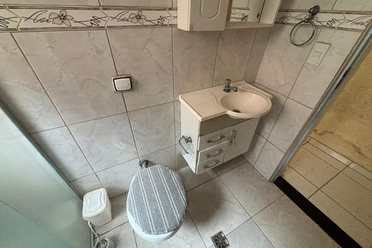 Banheiro  de casa à venda com 2 quartos, 69m² em Alianca, Ribeirão Pires