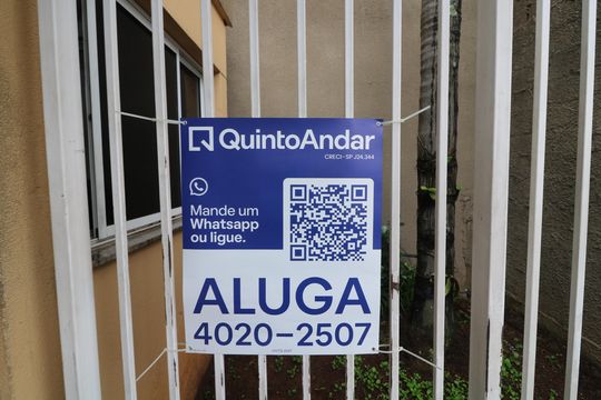 Fachada de apartamento para alugar com 2 quartos, 64m² em Vila Paulo Silas, São Paulo