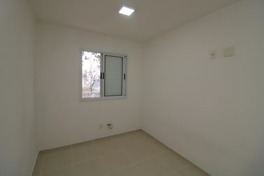 Quarto de apartamento para alugar com 2 quartos, 64m² em Vila Paulo Silas, São Paulo