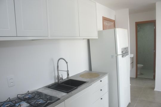 Cozinha de apartamento para alugar com 1 quarto, 34m² em Vila Antonieta, São Paulo