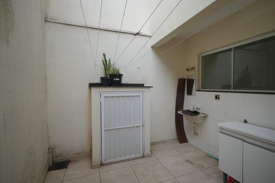 Área de Serviço de casa à venda com 3 quartos, 93m² em Vila Alice, Santo André