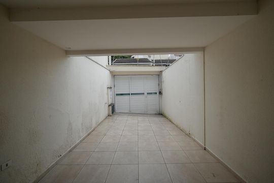 Garagem de casa à venda com 3 quartos, 93m² em Vila Alice, Santo André