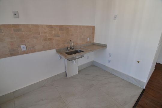 Cozinha de apartamento à venda com 2 quartos, 55m² em Taquaral, Campinas