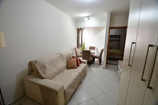 Sala de apartamento para alugar com 1 quarto, 40m² em Centro, Campinas
