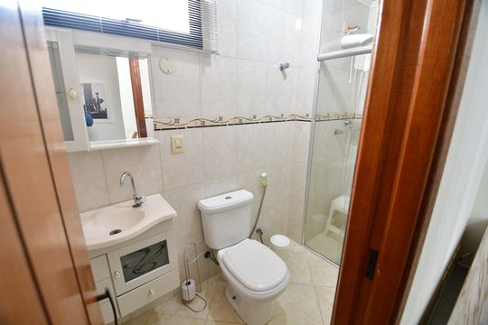 Banheiro de apartamento para alugar com 1 quarto, 40m² em Centro, Campinas