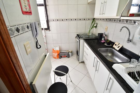 Cozinha de apartamento para alugar com 1 quarto, 40m² em Centro, Campinas