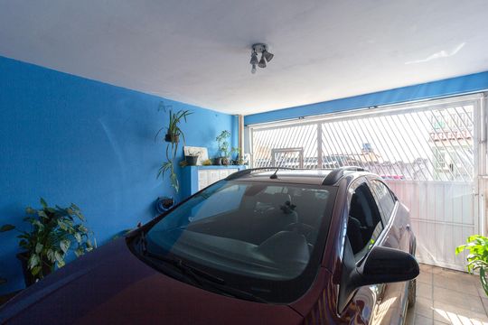 Garagem de casa à venda com 3 quartos, 150m² em Jardim Brasil, Guarulhos