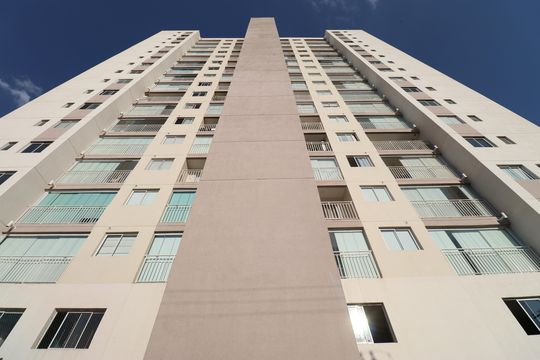 Fachada  de apartamento para alugar com 2 quartos, 46m² em Parque Industrial Tomas Edson, São Paulo