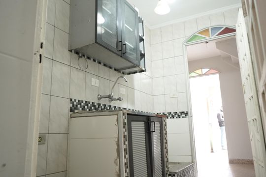 Cozinha casa 1 de casa à venda com 4 quartos, 100m² em Vila Gomes Cardim, São Paulo