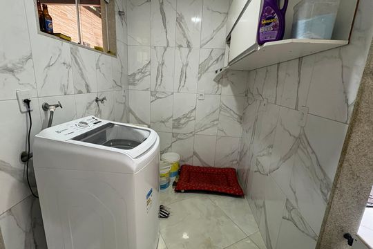 Área de serviço de casa para alugar com 4 quartos, 190m² em Vargem Pequena, Rio de Janeiro