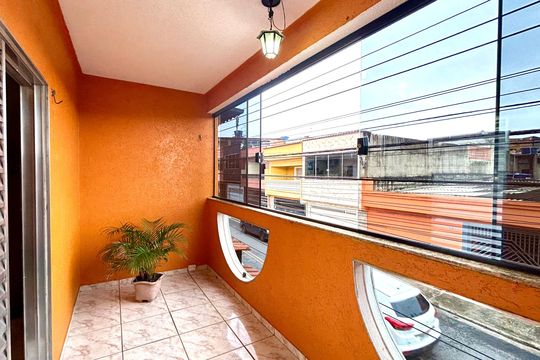 Sacada de casa à venda com 3 quartos, 200m² em Jardim Presidente Dutra, Guarulhos