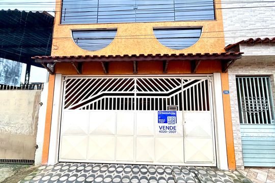 Placa instalada na fachada do imóvel de casa à venda com 3 quartos, 200m² em Jardim Presidente Dutra, Guarulhos