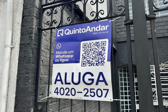 Placa de casa para alugar com 4 quartos, 100m² em Vila Gomes Cardim, São Paulo