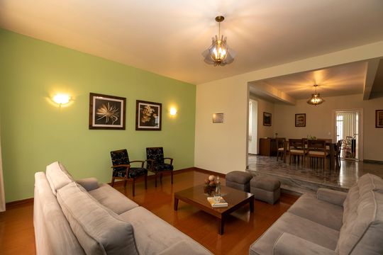 Casa para alugar com 6 quartos, 438m² em Jardim Chapadão, Campinas