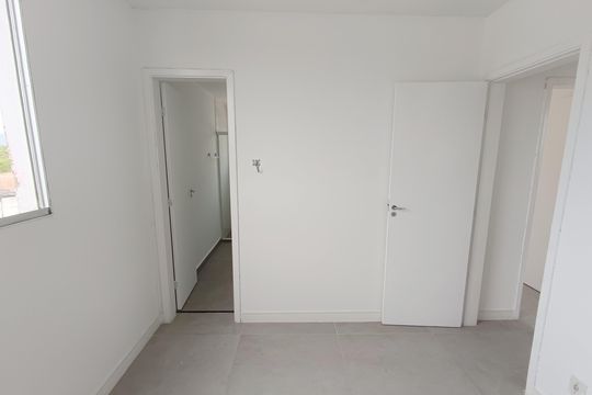 QUARTO 1 SUITE de apartamento para alugar com 2 quartos, 55m² em Mariléa Chácara, Rio das Ostras