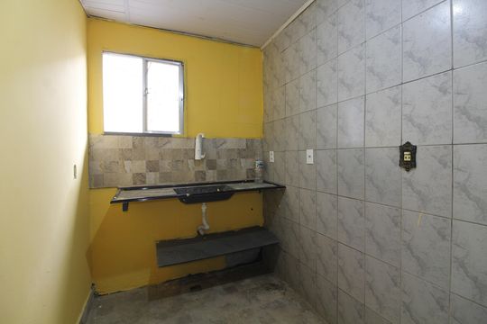 Cozinha de casa para alugar com 2 quartos, 60m² em Jardim Caiçara, Cabo Frio
