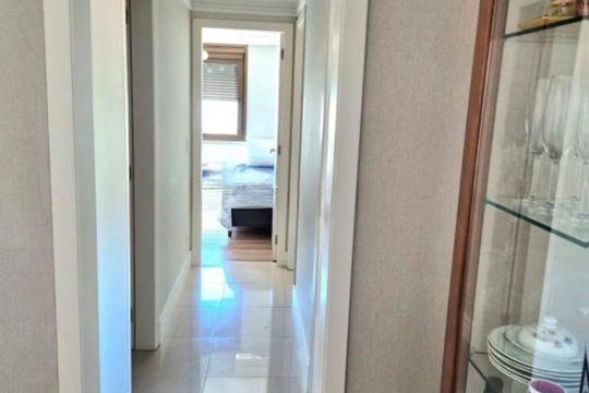 Corredor de apartamento à venda com 3 quartos, 88m² em Menino Deus, Porto Alegre